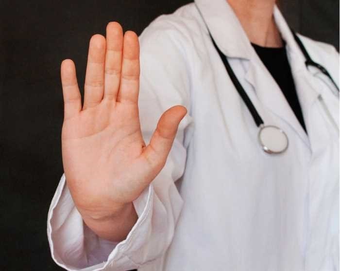 The right of an attending physician to refuse to manage a patient